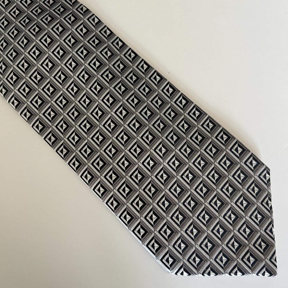 ERTU 100% Silk Italian Tie NWOT